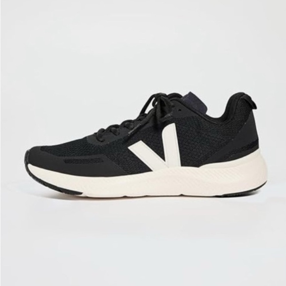 Veja Women's Black and White Sneakers